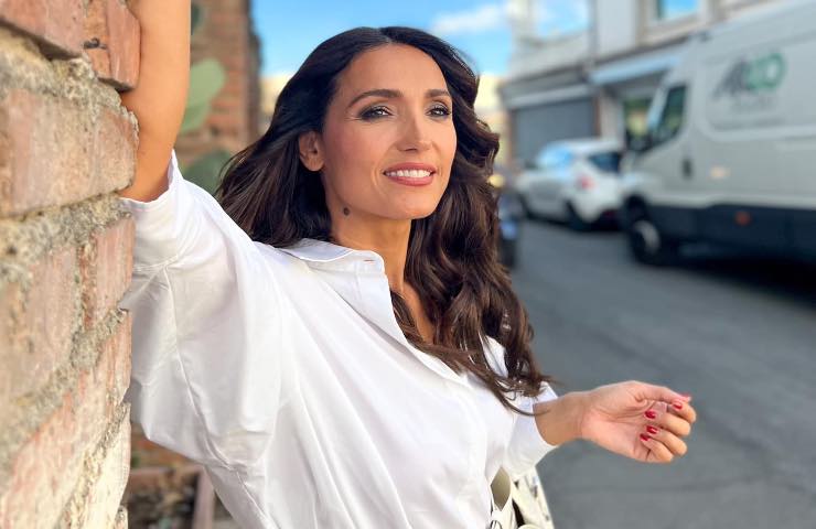 Caterina Balivo in total white 