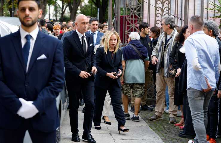 Meloni in chiesa ai funerali di Francesco Valdiserri