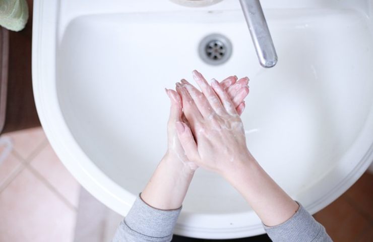 Lavare mani bagno 