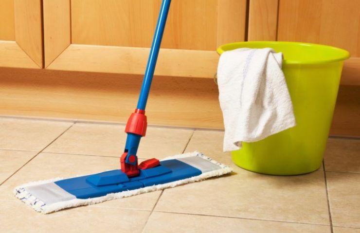 Lavare pavimenti trucco green 