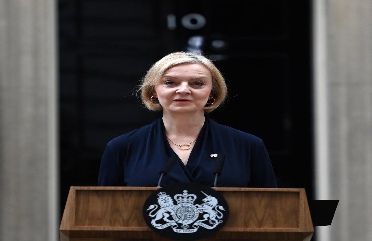 Liz Truss dimissioni