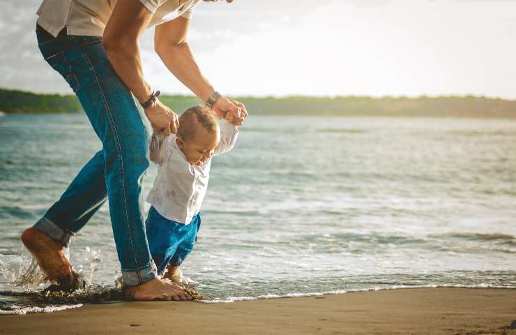 papà di due bambine si impicca in casa