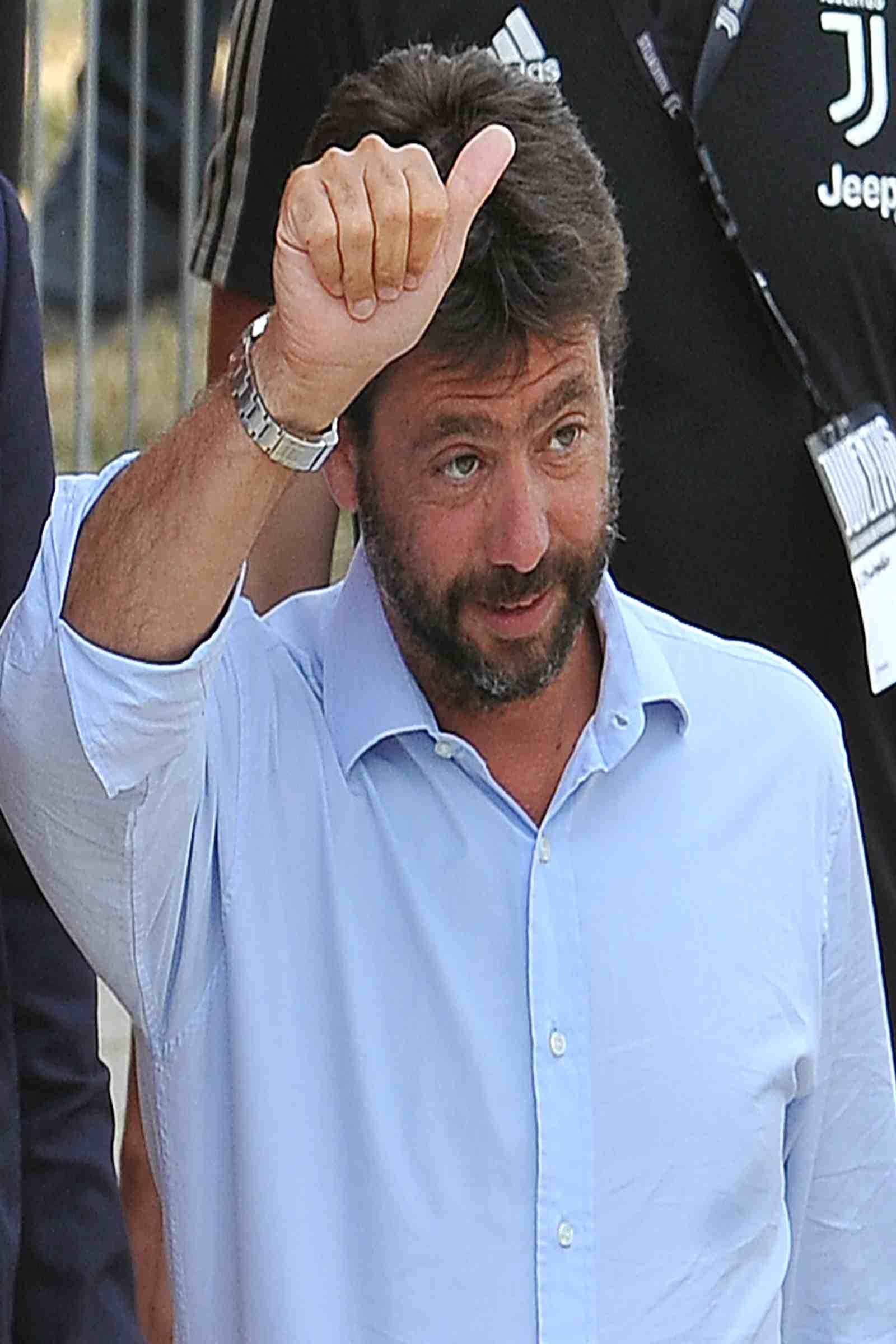 Andrea Agnelli saluta juventus