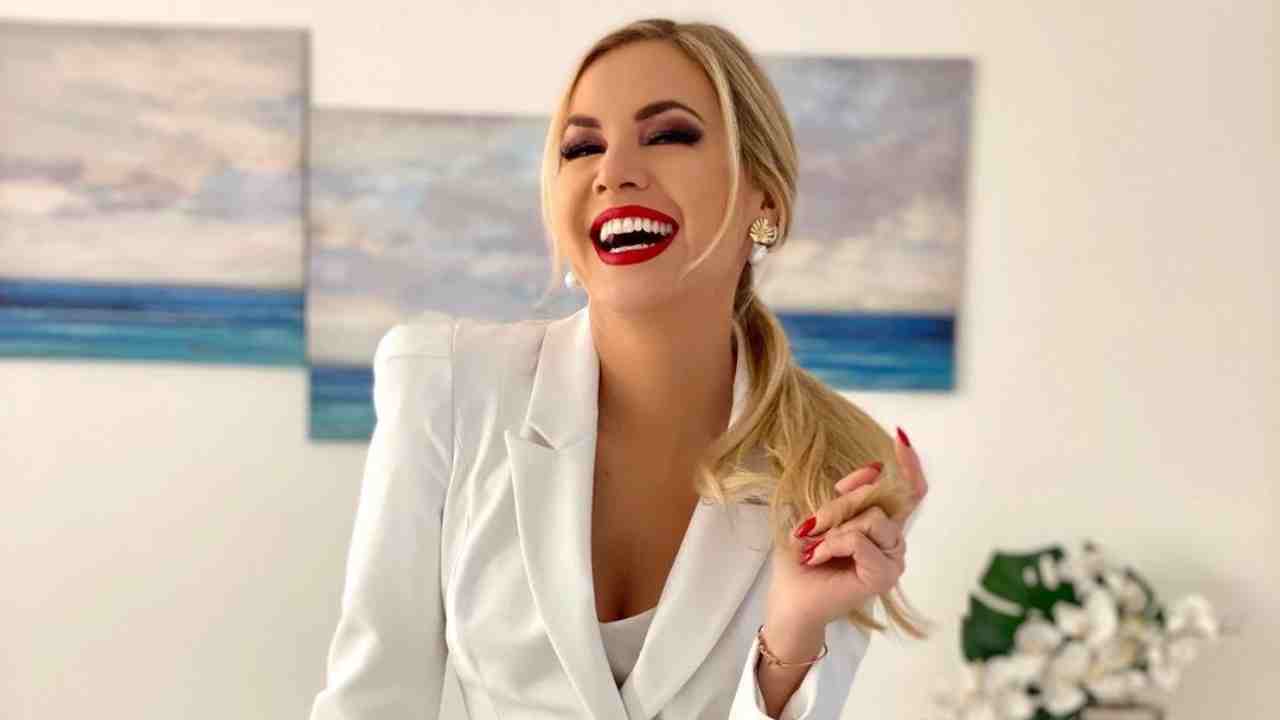 Federica Panicucci lascia 