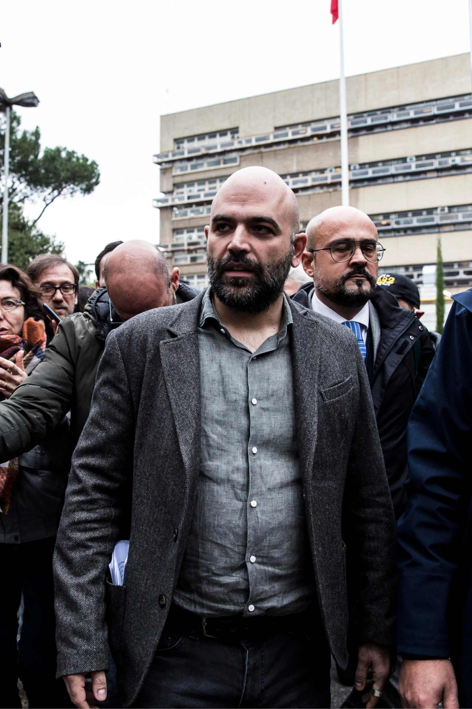 Giorgia Meloni querela Roberto Saviano