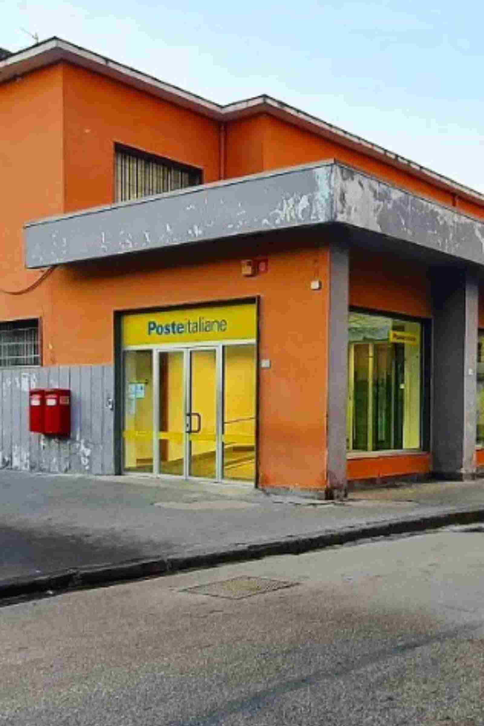 tentata rapina ufficio postale carabinieri manette