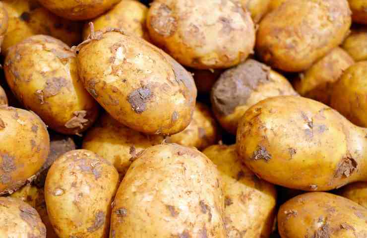 bucce patate 6 idee usare fuori cucina