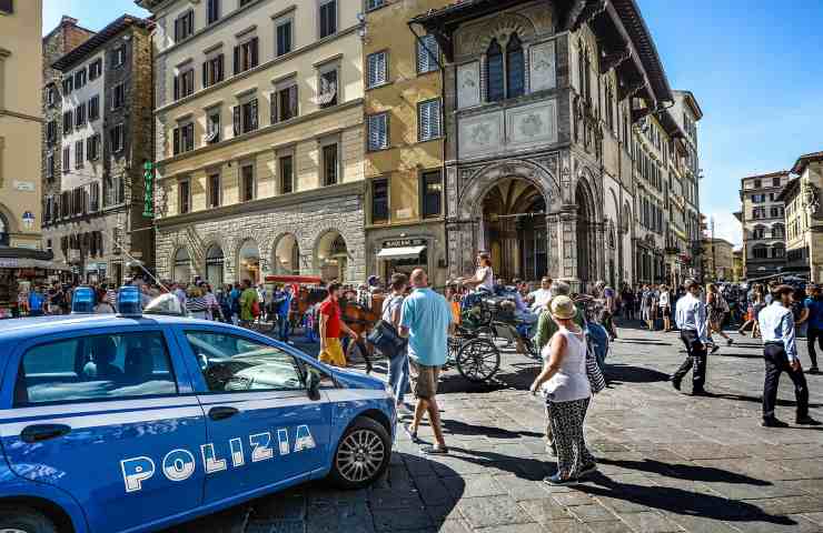 16enne fa ubriacare e violenta compagna di classe