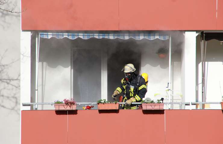 incendio mantova condominio