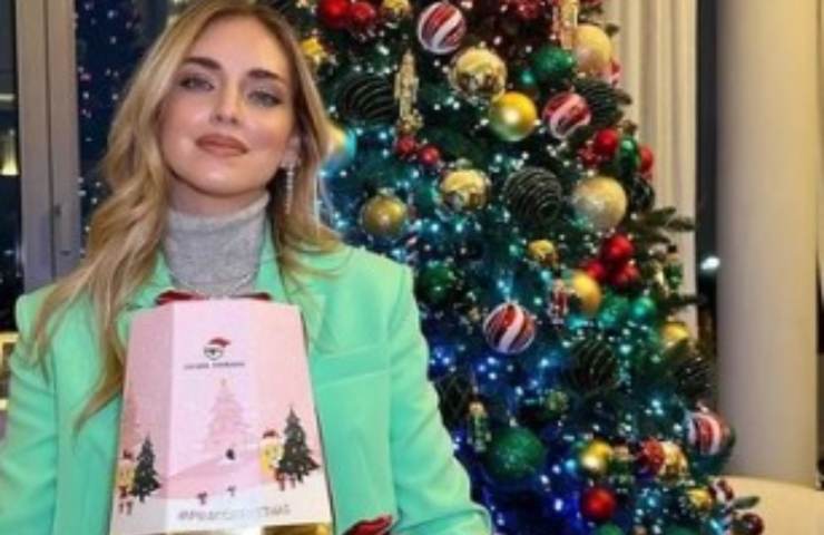 Chiara Ferragni pandoro raccolta fondi 