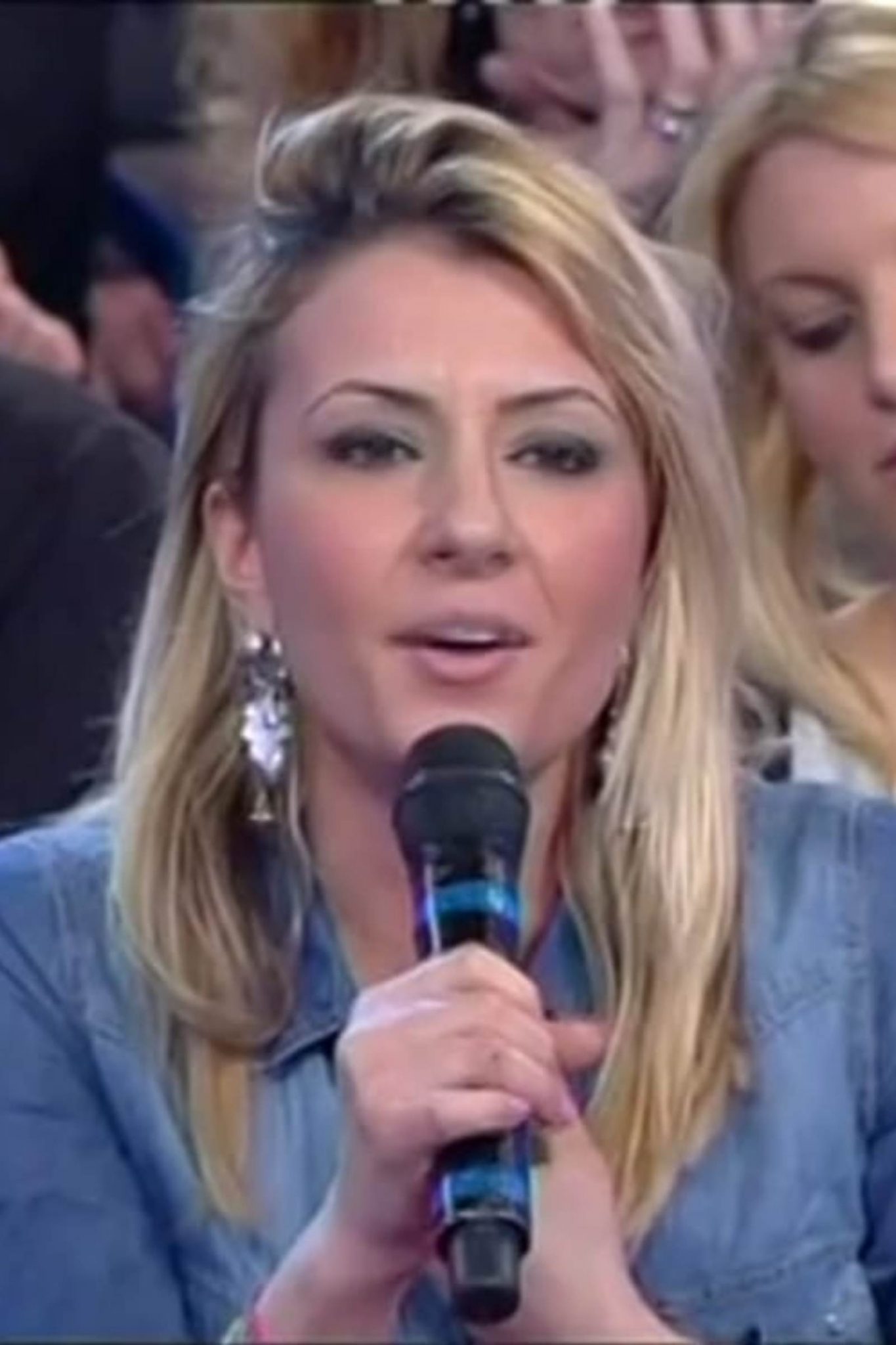Cristina Tenuta, altro che nuovo volto! Eccola in studio 10 anni fa... Cristina Tenuta, altro che nuovo volto! Eccola in studio 10 anni fa...