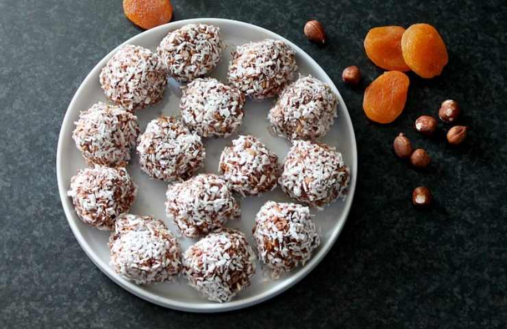 Dolci cocco e cioccolato 