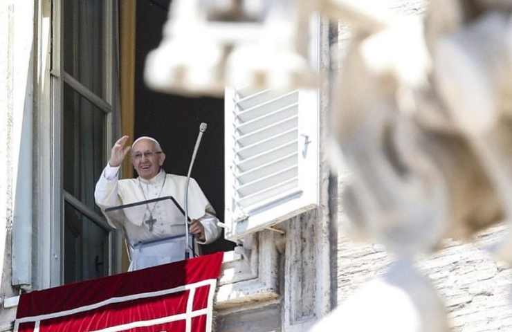 Papa Francesco dimissioni firmate