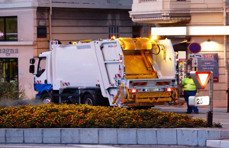 operatore ecologico suicidio