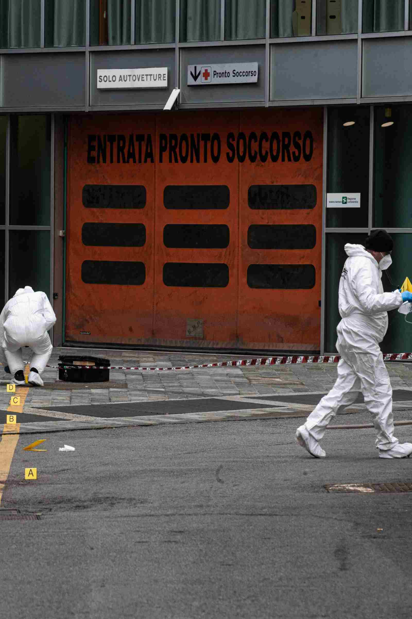 Medico ferito con machete nel parcheggio dell'ospedale, è grave