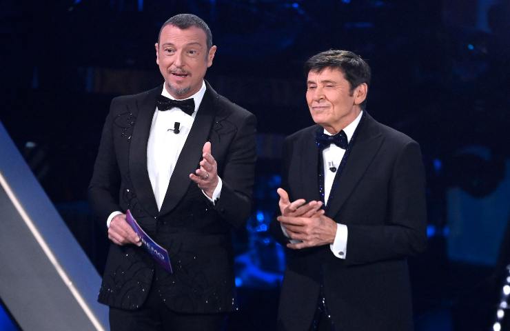 Amadeus e Gianni Morandi a Sanremo: momento di commozione