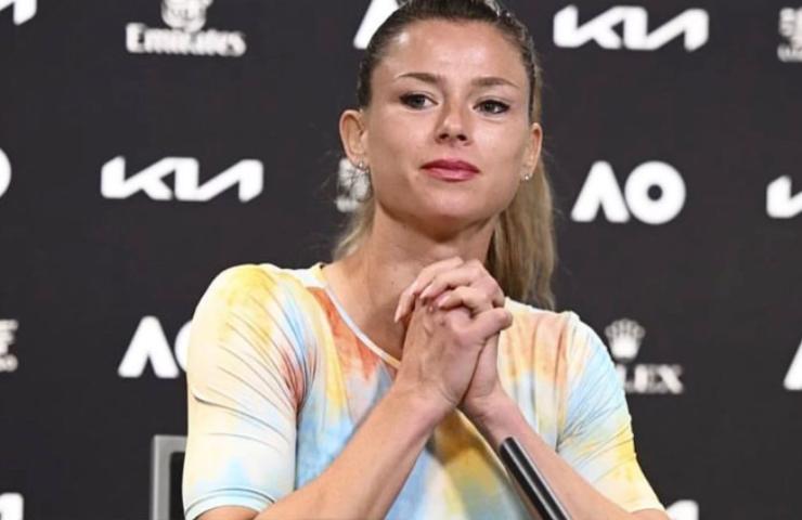 camila giorgi luci rosse foto micro top superlativa