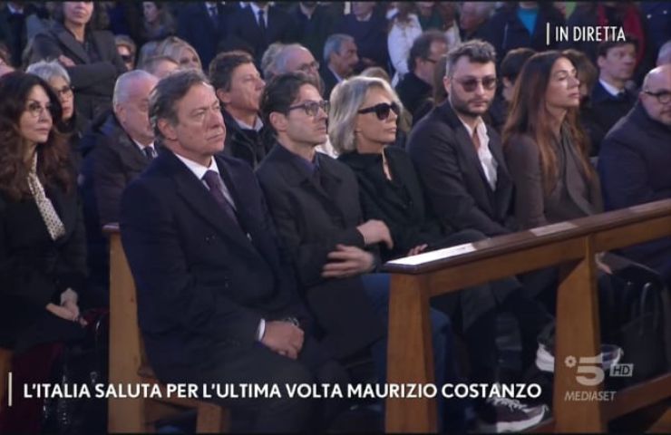 maria de filippi funerale costanzo