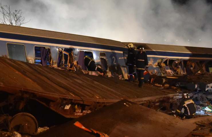 tragedia Grecia: scontro treni