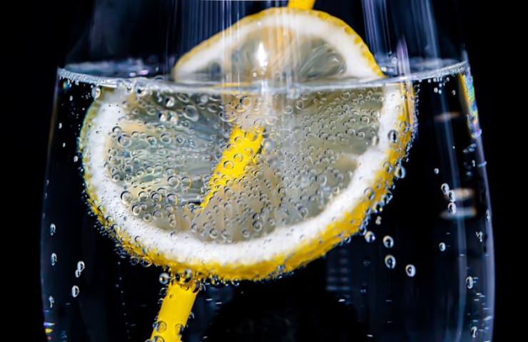 acqua e limone vantaggi